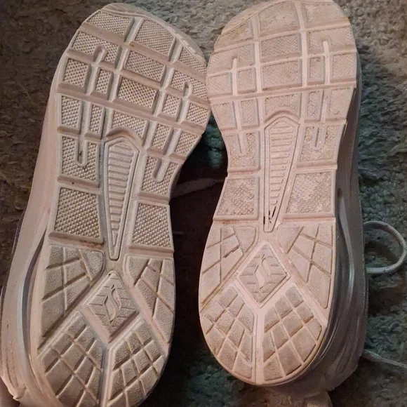 Skechers Air Cooled Memory Foam Sparkly Sneakers EUC - Picture 7 of 7